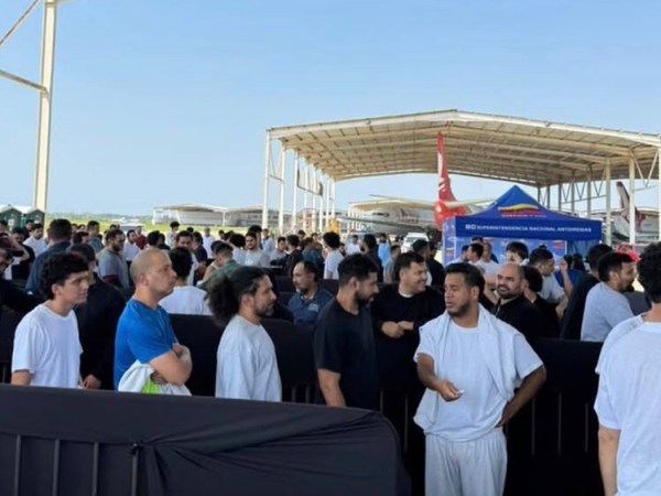 Más de 300 venezolanos deportados desde Estados Unidos llegaron a&nbsp;Barcelona&nbsp;
