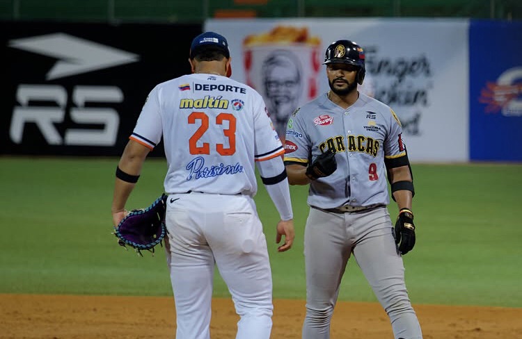 Caracas castigó a Caribes en la recta final y vence 8-4 en el «Chico» Carrasquel&nbsp;