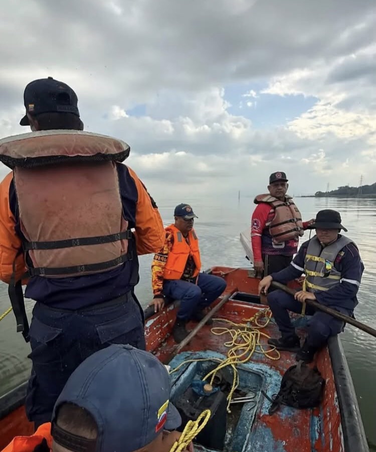 Trágico naufragio en el lago de Valencia dejó tres fallecidos, entre ellos una menor