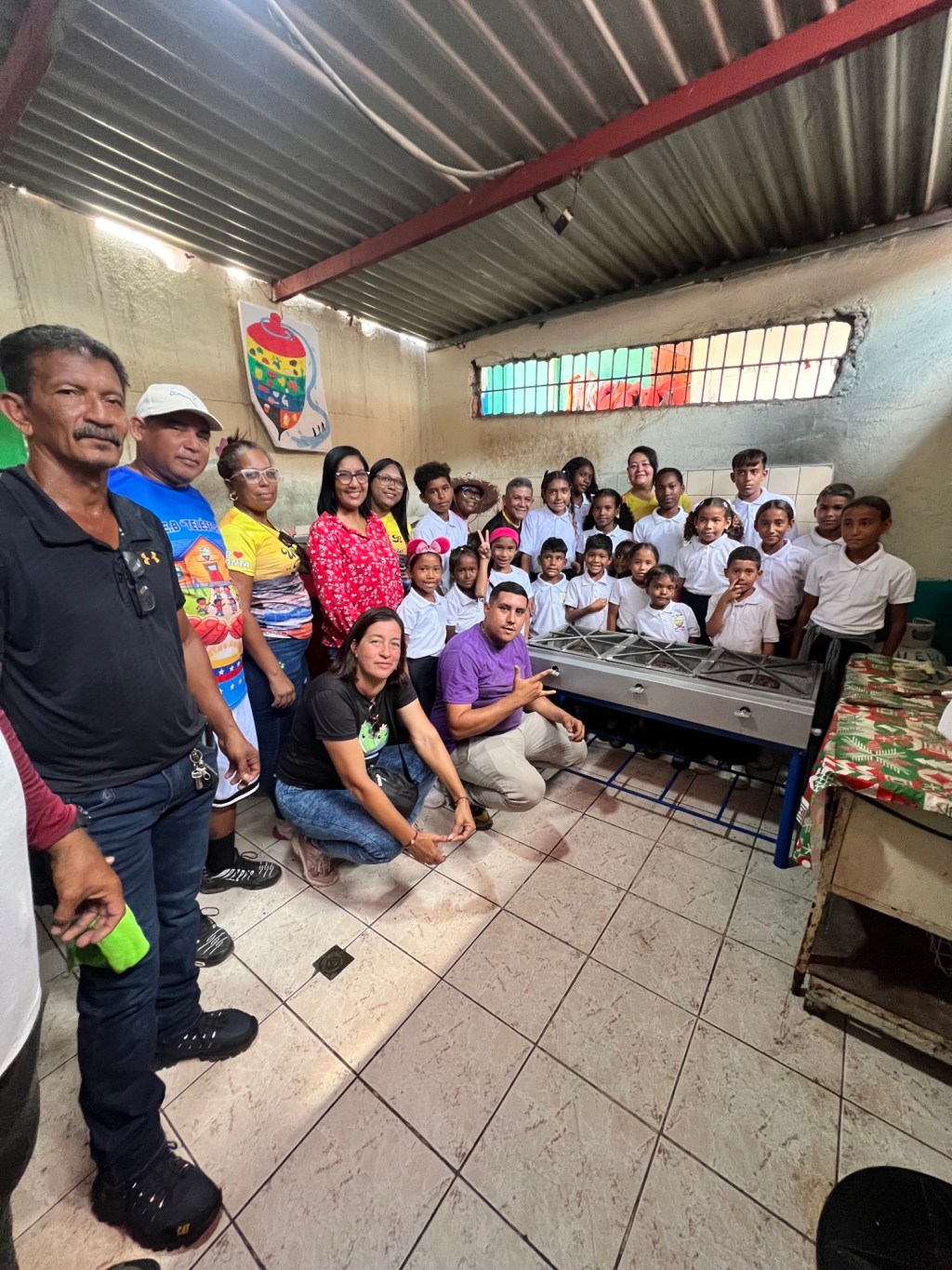 Dotaron con nueva cocina e inspeccionaron la Escuela Básica Estadal Telésforo