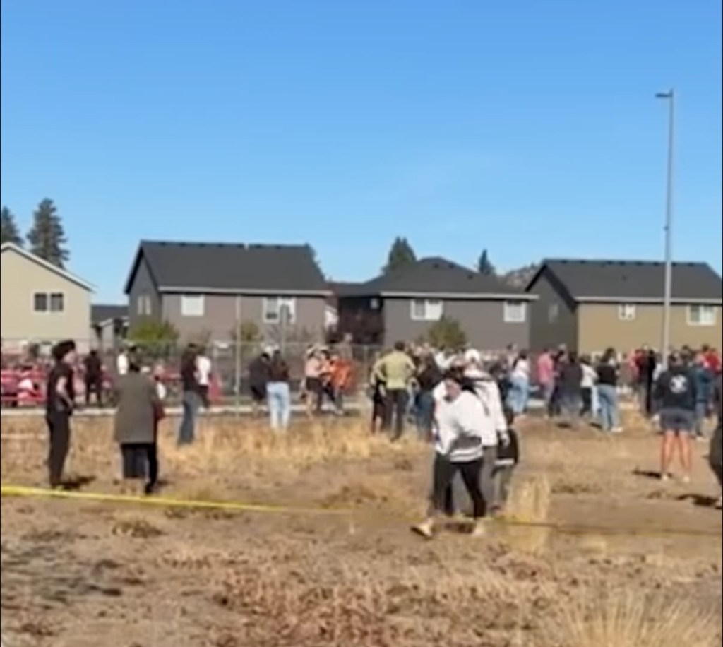 Tiroteo en escuela primaria de Oregón deja cuatro muertos, entre ellos tres niños y una&nbsp;maestra