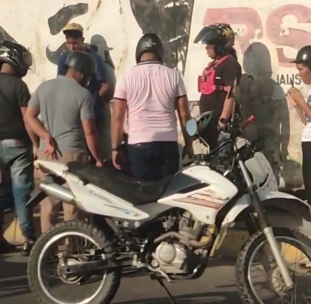 Motorizado resultó lesionado tras chocar contra una camioneta en la vía hacia El&nbsp;Rincón