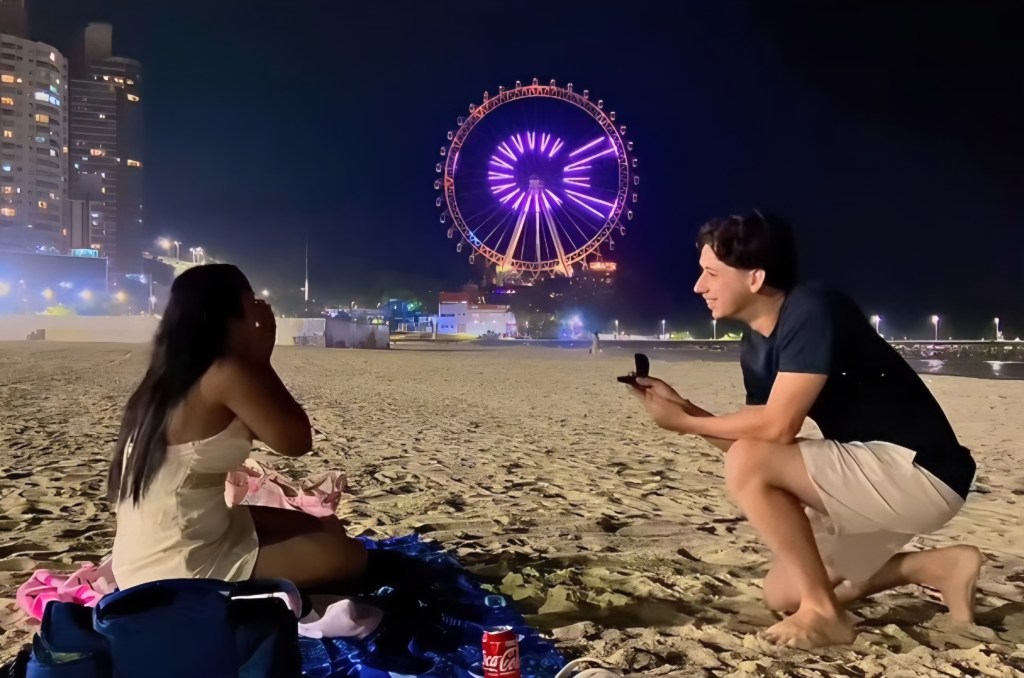 Una rueda de la fortuna fue el escenario de una propuesta de matrimonio que se volvió viral en Brasil